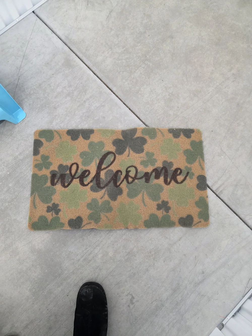 Welcome Shamrock Coir Doormat in Tan and Green